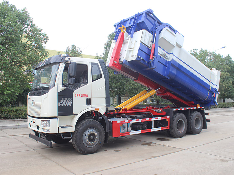 解放后八輪SCS5252ZXXCA6車(chē)廂可卸式垃圾車(chē)